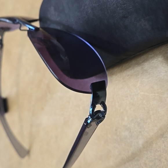 Chanel sun glasses with case - Picture 13 of 14